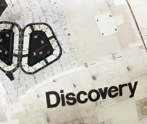 Samoloty orbitalne: Osobista wizja promu kosmicznego: Fotografie Rolanda Millera - Orbital Planes: A Personal Vision of the Space Shuttle: Photographs by Roland Miller