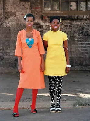 Wydarzenia społeczne: Portret i zbiorowa agencja: Afrykańska fotografia z kolekcji Walther - Events of the Social: Portraiture and Collective Agency: African Photography from the Walther Collection